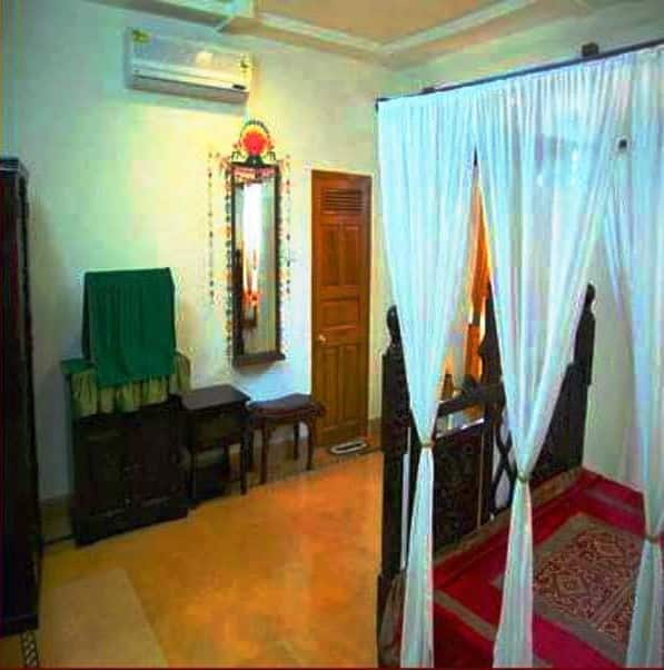 Hotel The Royale